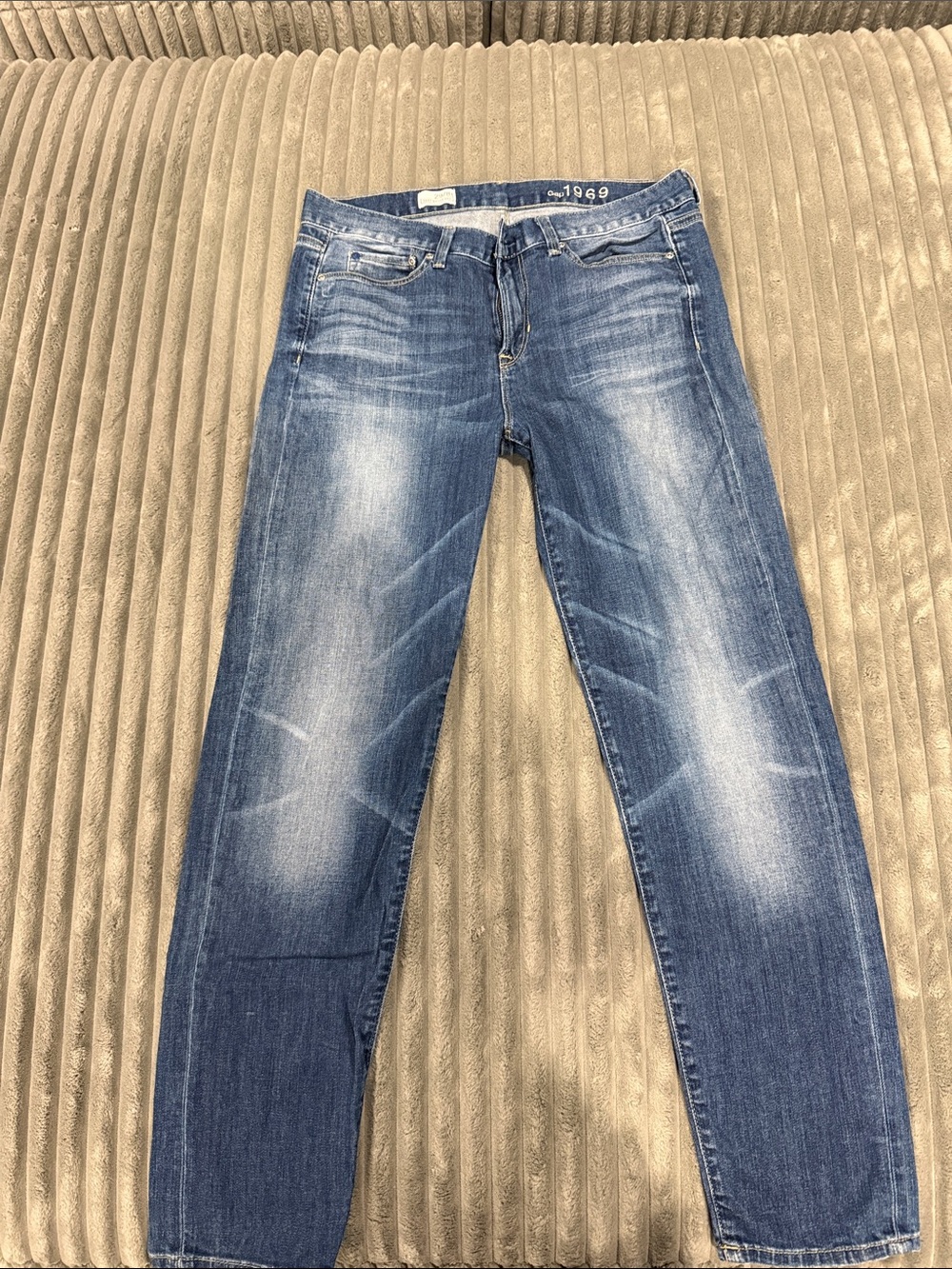 GAP Denim Boyfriend Fit Womenโs Jeans Blue Distressed